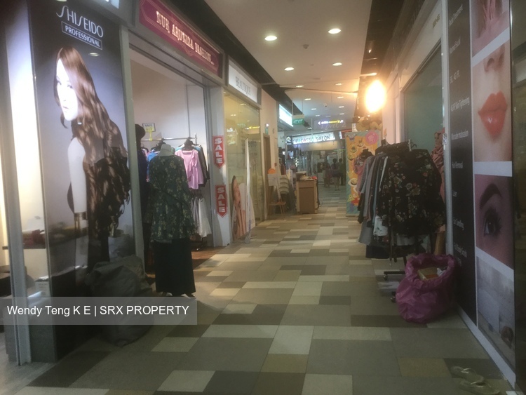 Junction Nine (D27), Retail #372945101